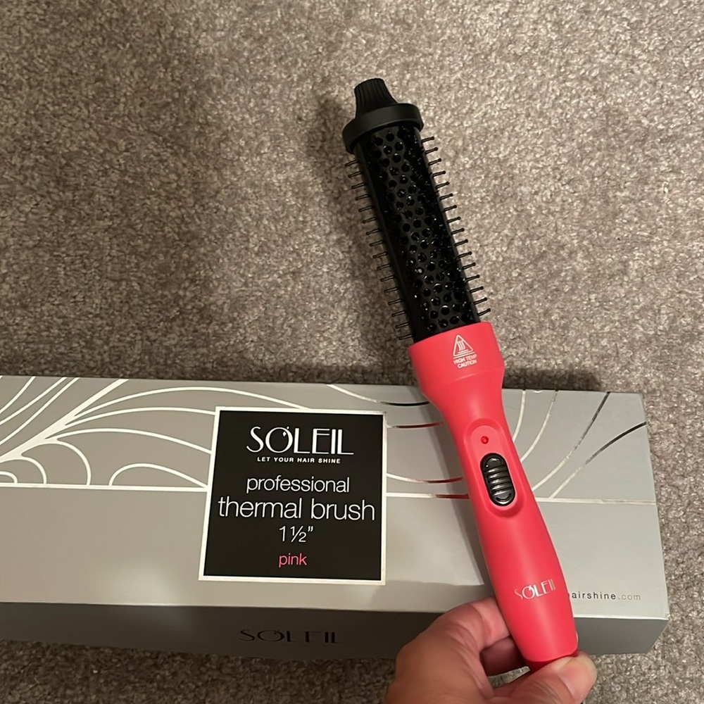 NIB Professional Thermal Pink  Brush
